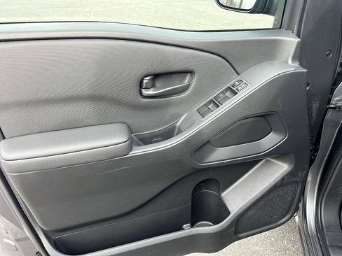 Certified 2024 Nissan Frontier S w/ Technology Package image 9