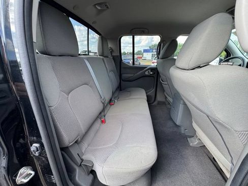 Used 2020 Nissan Frontier SV w/ Midnight Edition Floor Mats AWD/4WD image 14