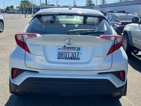 Used 2020 Toyota C-HR LE FWD image 5