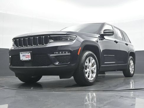 Used 2023 Jeep Grand Cherokee Limited AWD/4WD image 25