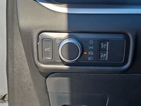 Used 2021 Ford Explorer XLT image 23