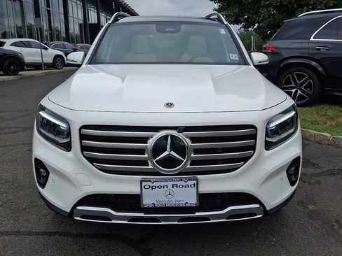 Used 2026 Mercedes-Benz GLB 250 4MATIC image 2