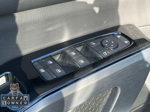 Used 2025 Nissan Pathfinder SL AWD/4WD image 21