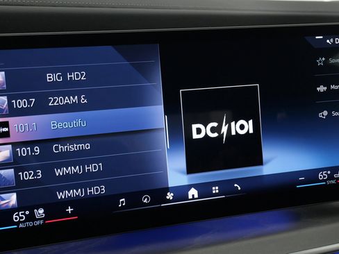 Used 2023 BMW 760i xDrive w/ Executive Package image 50