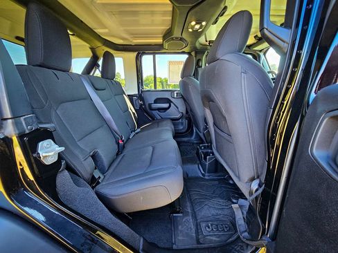 Used 2021 Jeep Wrangler Unlimited Sport AWD/4WD image 36