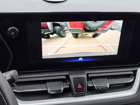 Used 2024 Chevrolet TrailBlazer LS w/ LS Confidence Package FWD image 19
