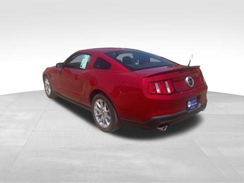 Used 2010 Ford Mustang GT RWD image 10