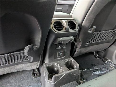 Used 2025 Jeep Gladiator Rubicon AWD/4WD image 26