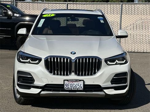 Used 2023 BMW X5 xDrive40i w/ Premium Package image 2