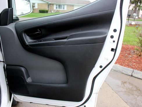 Used 2018 Nissan NV200 SV image 31