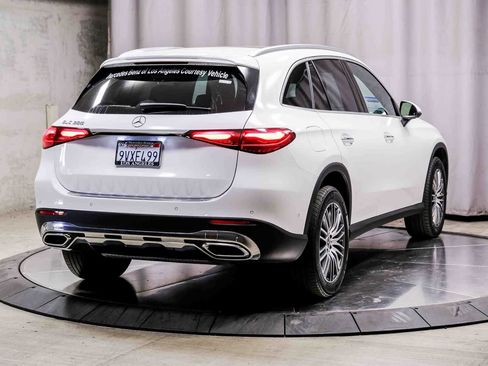 Certified 2026 Mercedes-Benz GLC 300 image 4