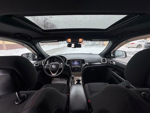 Used 2016 Jeep Grand Cherokee Laredo 75th Anniversary image 25