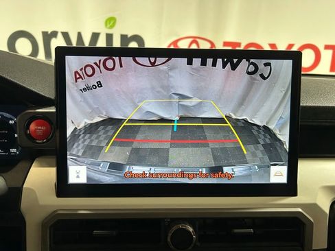 Used 2024 Toyota Tacoma TRD Off-Road image 27