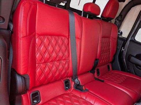 Certified 2020 Jeep Gladiator Overland AWD/4WD image 18