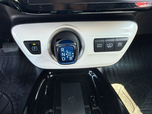 Used 2019 Toyota Prius Prime Advanced image 23