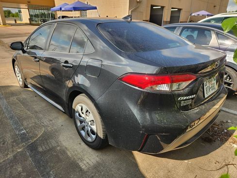Used 2022 Toyota Corolla LE FWD image 5