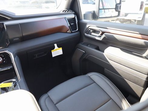 New 2026 GMC Sierra 3500 Denali w/ Technology Package image 21