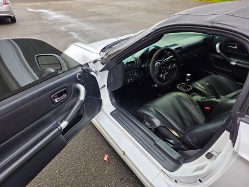 Used 2000 Toyota MR2 RWD image 10