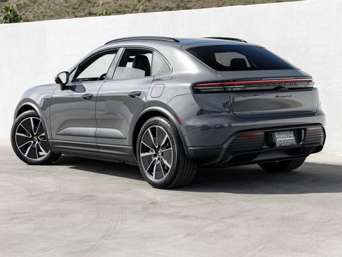 New 2026 Porsche Macan 4S Electric image 3