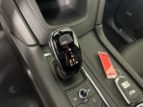 Certified 2025 Cadillac XT5 Luxury image 19