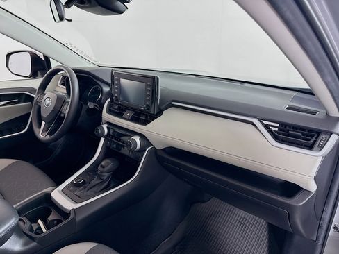 Used 2021 Toyota RAV4 XLE w/ Convenience Package image 27