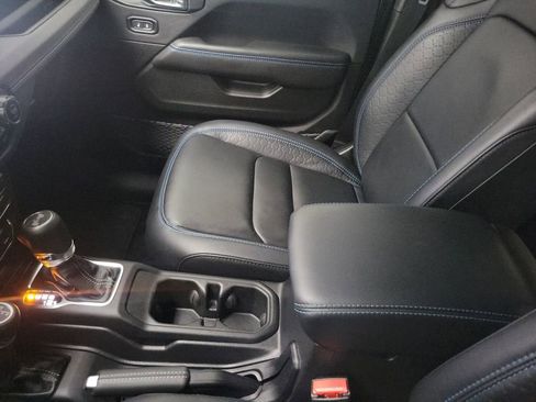 Used 2024 Jeep Wrangler High Altitude image 28
