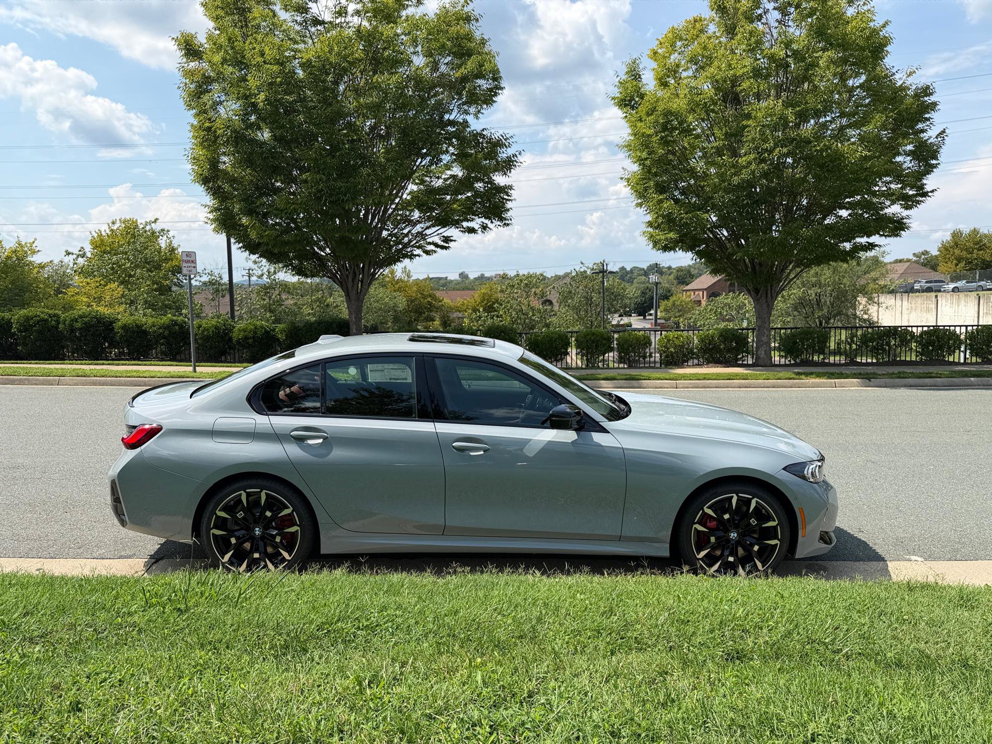 New 2026 BMW 330i xDrive Sedan w/ M Sport Package AWD/4WD image 8