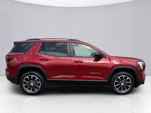 Used 2025 GMC Terrain Elevation w/ Elevation Premium Package AWD/4WD image 14