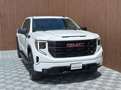 Used 2024 GMC Sierra 1500 Elevation AWD/4WD image 13