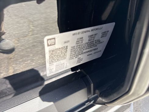 Used 2025 Chevrolet Tahoe LT image 37