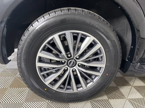 Used 2024 Nissan Armada SL w/ Captain's Chairs Package image 32