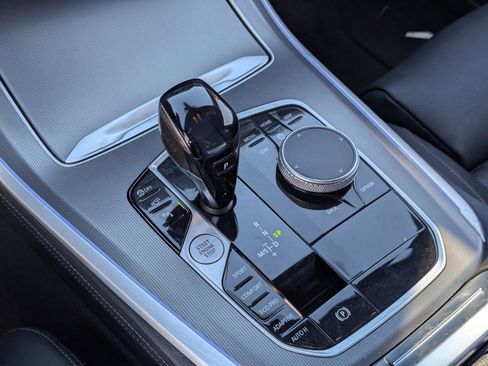 Used 2021 BMW X5 sDrive40i w/ M Sport Package image 29