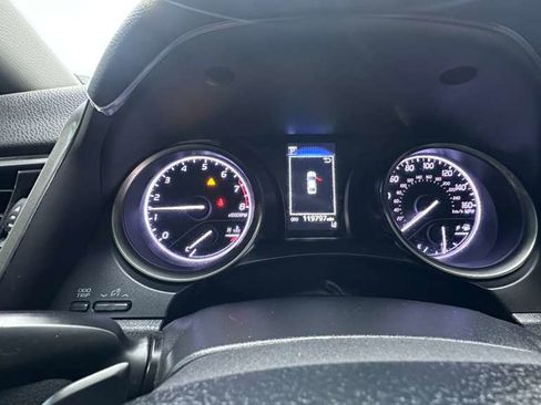 Used 2021 Toyota Camry SE image 7