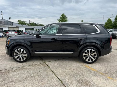 Used 2021 Kia Telluride EX w/ EX Premium Package FWD image 2
