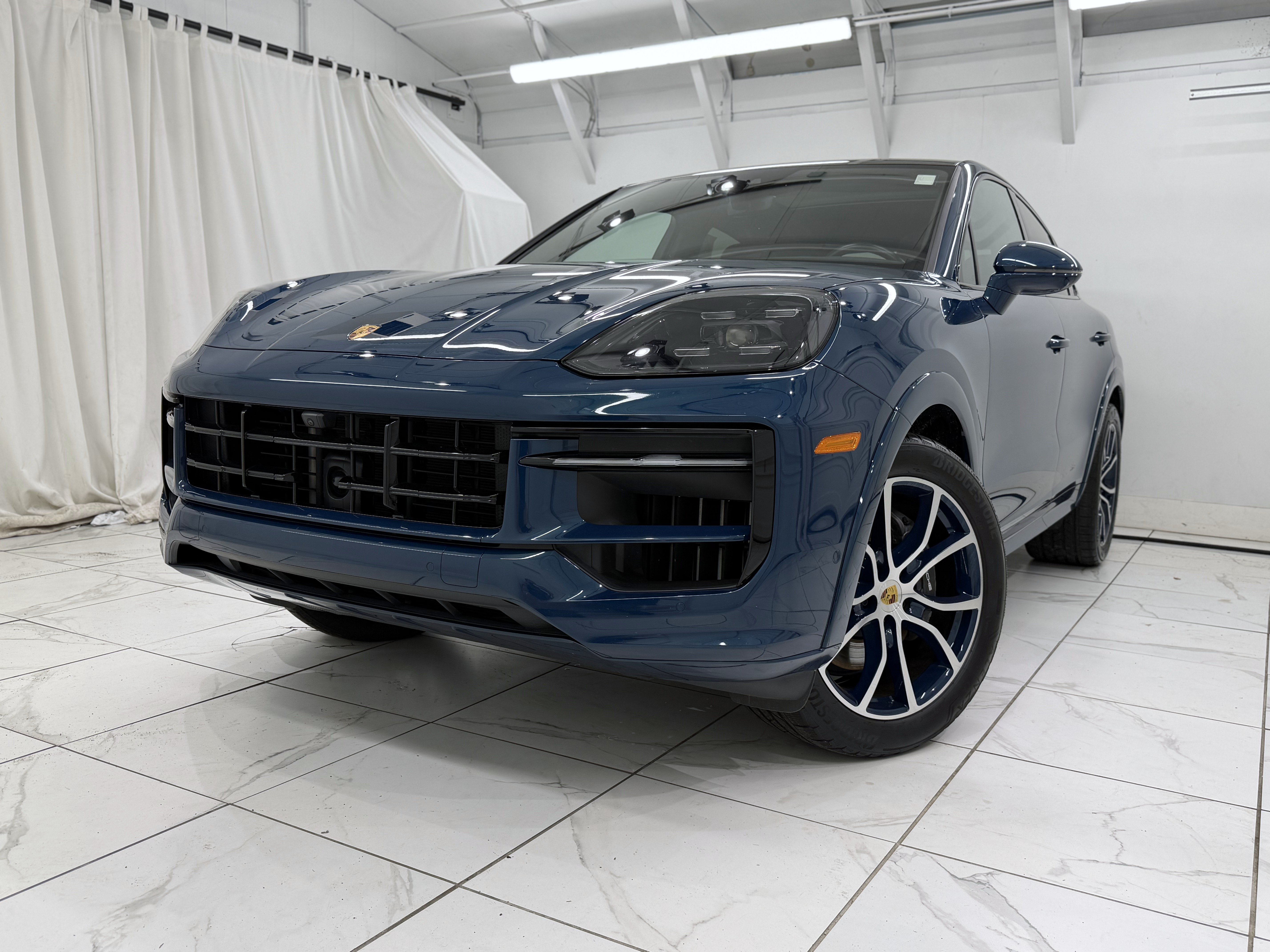 Certified 2024 Porsche Cayenne Coupe AWD/4WD image 8