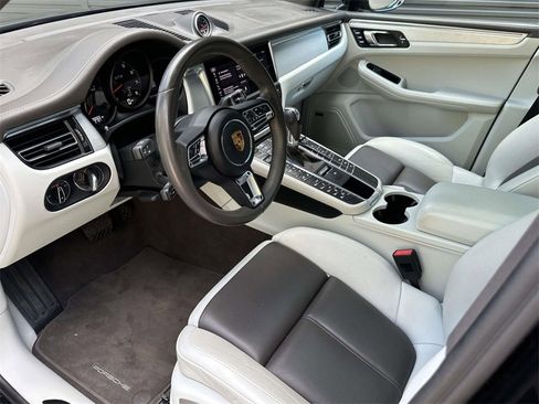 Used 2021 Porsche Macan GTS image 4