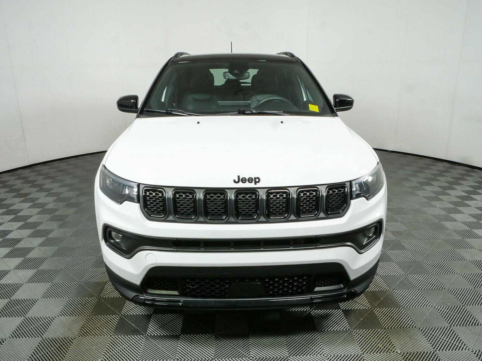 Used 2023 Jeep Compass Latitude w/ Sun and Sound Group AWD/4WD image 29