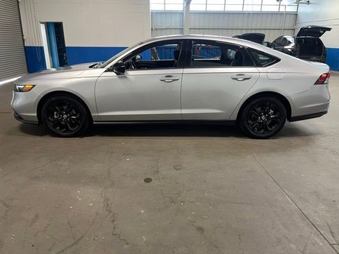 Used 2025 Honda Accord SE image 6