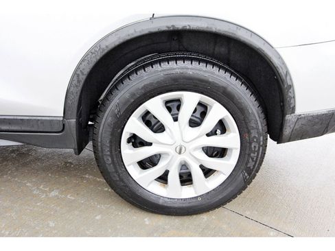Used 2019 Nissan Rogue S AWD/4WD image 31