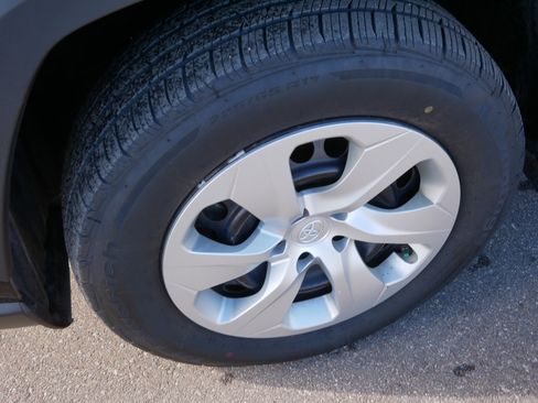 Used 2019 Toyota RAV4 LE image 16