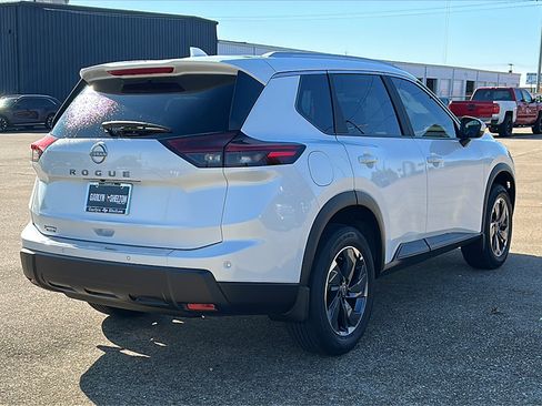 New 2026 Nissan Rogue SV w/ SV Premium Package image 8