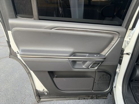 Used 2022 Rivian R1S Launch Edition AWD/4WD image 27