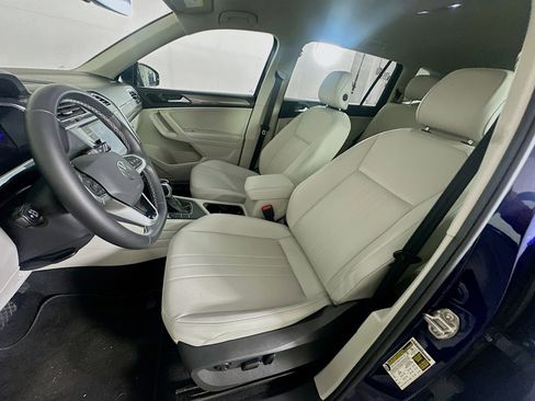 Used 2023 Volkswagen Tiguan SE image 13