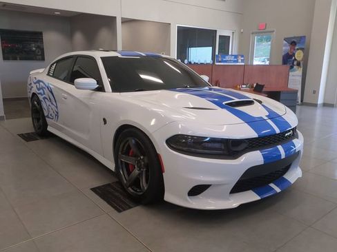 Used 2019 Dodge Charger SRT Hellcat w/ Harman/Kardon Audio Group RWD image 7