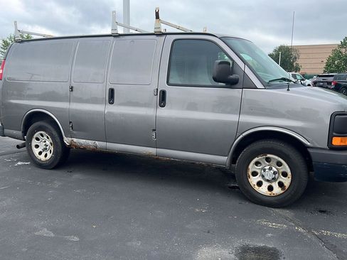 Used 2012 Chevrolet Express 1500 RWD image 6
