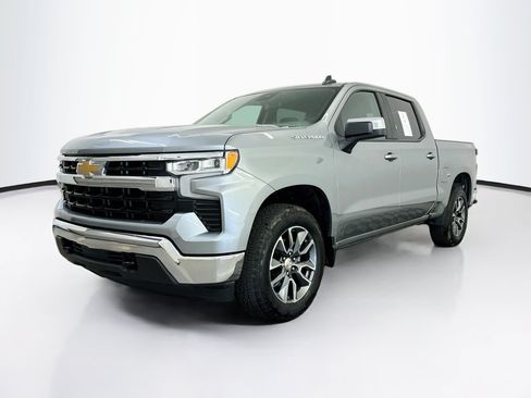 Used 2024 Chevrolet Silverado 1500 LT AWD/4WD image 3