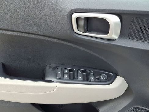 Used 2020 Hyundai Venue SEL w/ Convenience Package FWD image 10