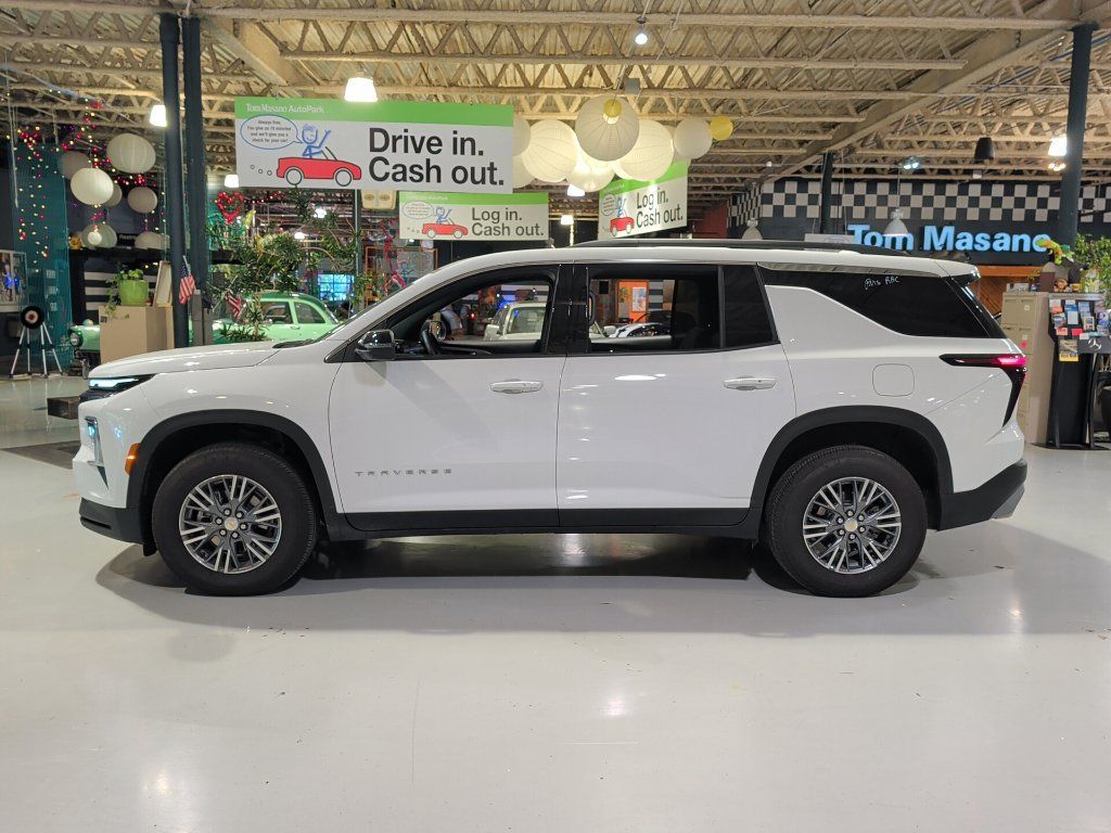 Used 2026 Chevrolet Traverse LT FWD image 22