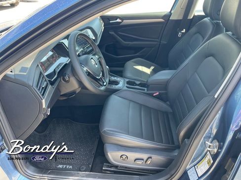 Used 2021 Volkswagen Jetta SE FWD image 10