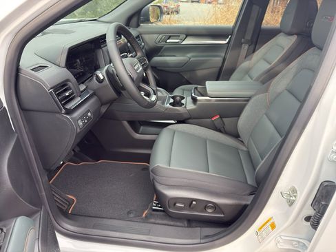 New 2026 GMC Terrain AT4 w/ Convenience Package III image 8